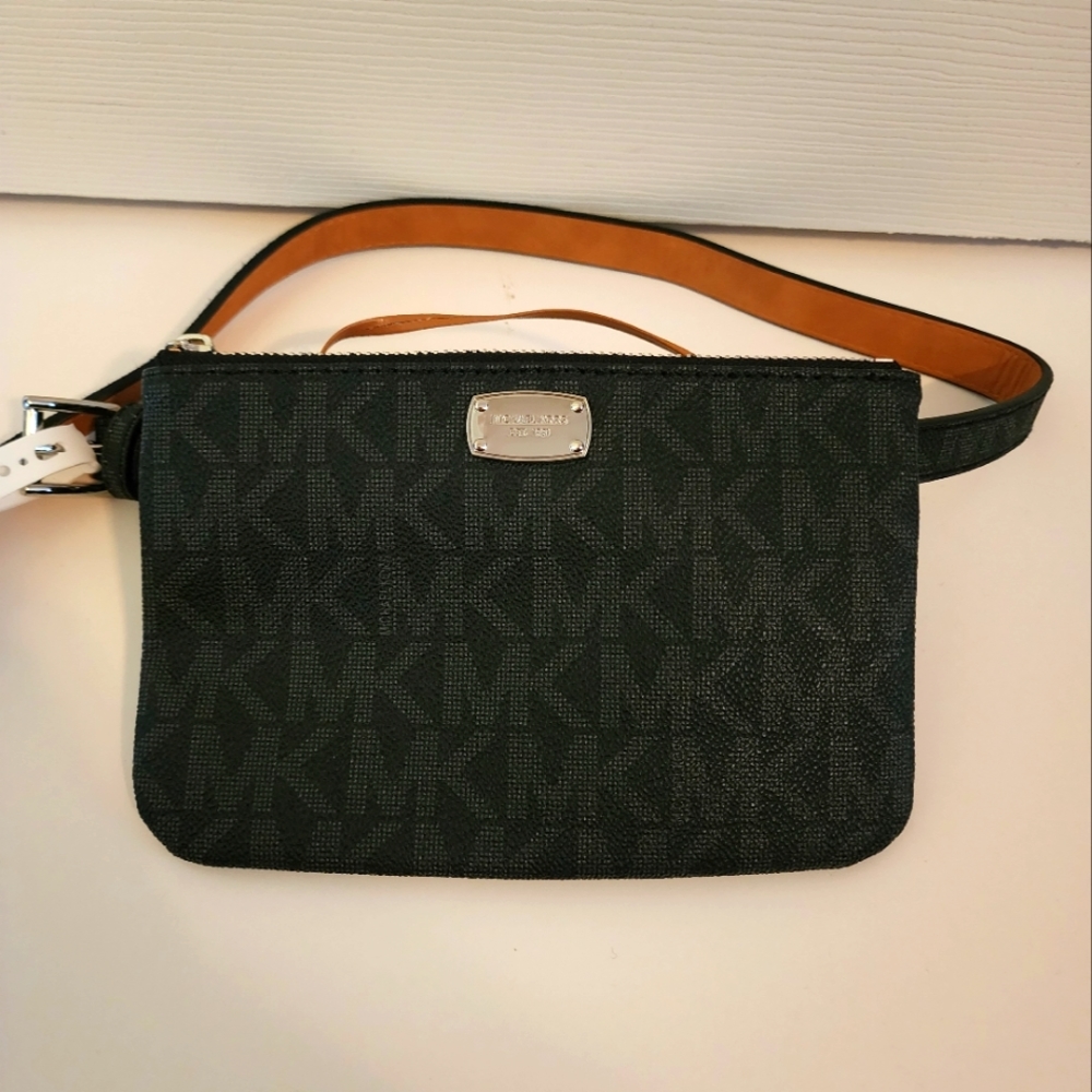 Michael Kors, fanny pack, size L